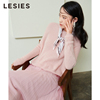 LESIES蓝色倾情春女装线下商场同款粉色交叉蝙蝠袖毛衣
