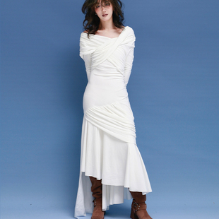 希腊套头羊绒针织一字肩交叉褶皱长袖不规则下摆修身白色连衣裙