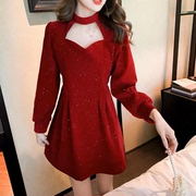 圣诞红色丝绒连衣裙冬季加绒小众设计感气质年会礼服短裙女装