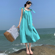 度假风系带露肩吊带，连衣裙女夏季湖蓝色宽松腰海边沙滩背心长裙