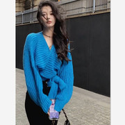 蓝色复古v领针织衫女秋冬2022年设计感宽松加厚毛衣系带开衫