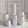 现代简约白色陶瓷小花瓶，北欧客厅水养干花插花餐桌水培装饰品摆件