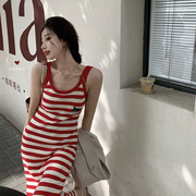 红色条纹无袖连衣裙女2024夏季吊带裙显瘦长裙休闲背心裙子潮