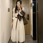 日本初春白色连衣裙子女夏天穿搭早春季春装今年流行一整套装