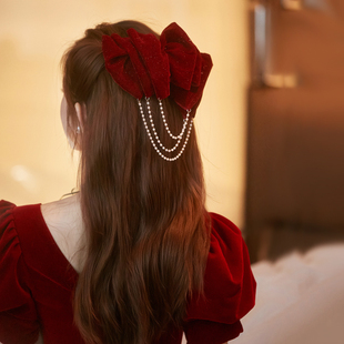 新娘头饰简约时尚气质韩式敬酒造型，礼服红色流苏，蝴蝶结发夹配饰品