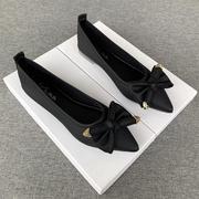 gg。法式尖头单鞋，女春秋季2024黑色蝴蝶结平底鞋工作软皮舒适