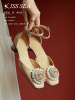 法式仙女风珍珠花朵包头粗跟凉鞋女夏季漆皮方头粗跟中空单鞋