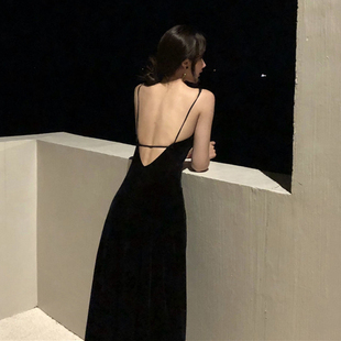2023夏季法式小众性感露美背修身显瘦黑色吊带长裙V领气质连衣裙