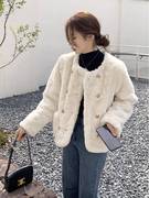 白色短款小香风毛绒皮毛一体，羊羔毛大衣(毛大衣，)外套女秋冬高级感加厚棉服