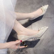 婚鞋女2022年春季粗跟尖头高跟鞋水晶新娘结婚白色主婚纱照鞋