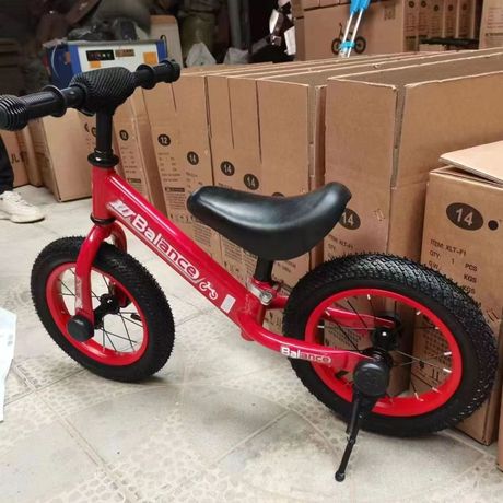 宝宝滑步车