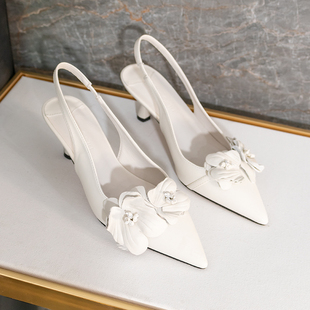 法式白色尖头单鞋细跟包头凉鞋，女2024春夏绝美花朵时装中跟鞋