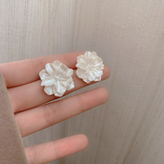 S925银针韩国白色花朵耳环2024年潮小众复古法式网红耳钉耳饰