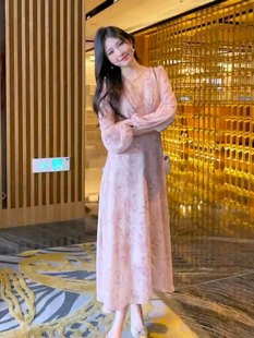 粉色碎花连衣裙女2024春季韩版时尚，气质雪纺系带打底内搭长裙