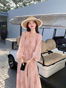 海边度假茶歇法式粉色碎花，连衣裙2024女夏季气质v领雪纺长裙