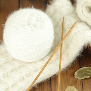 松鼠绒毛线3两大团，手工diy编织围巾帽子，毛衣松鼠纱亮丝长毛绒线团