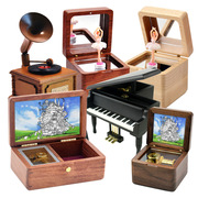 木质音乐盒移动的城堡八音盒镀金发条八音盒送女生日毕业情人节