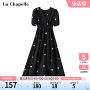 拉夏贝尔/La Chapelle夏季高腰v领重工刺绣泡泡袖法式连衣裙长裙