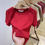 红色鱼骨正肩t恤女短袖，2023夏季设计感修身显瘦圆领纯色上衣