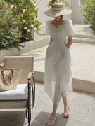 法式气质白色天丝连衣裙，2023年夏季女装度假风收腰泡泡袖雪纺裙子