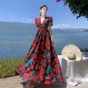 显瘦法式复古碎花连衣裙女气质海边度假沙滩长裙红色波西米亚