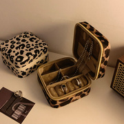 豹纹首饰盒便携手饰品耳钉戒指收纳盒，小型精致项链盒子2024