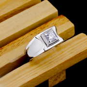 男士仿铂金戒指男士韩版钛钢钻戒食指戒子个性结婚戒指男不掉色