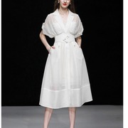 2024白色赫本风女高级感夏季显身材法式浪漫短袖薄纱连衣裙子