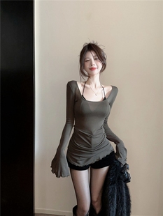 韩系气质圆领长袖t恤女生春小众收腰褶皱内搭打底衫性感辣妹上衣
