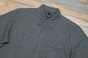 胸围120 美系经典 灰色细腻绒面面料 扣领时尚休闲长袖衬衫