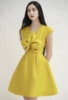 设计师小众v领收腰小礼服立体花朵柠檬黄时尚气质修身连衣裙