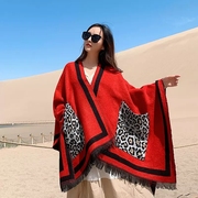 西藏沙漠旅游拍照披肩加厚款豹纹口袋围巾女开叉斗篷保暖外搭披风
