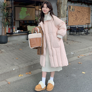 粉色羽绒服女2023冬季韩系学院风加厚小个子中长款白鸭绒外套