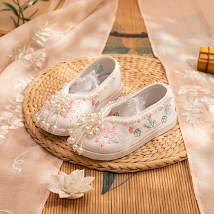 汉服女童鞋子春秋，中国古风可爱刺绣花朵串珠，表演软底手工儿童绣花