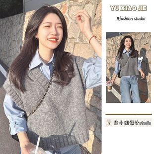 两件套装韩系简约v领灰色，短款毛衣背心针织衫，马甲女+蓝色长袖衬衫