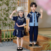 儿童演出服男童短袖套装开衫，盘扣女童短裙表演中国风少数民族服饰