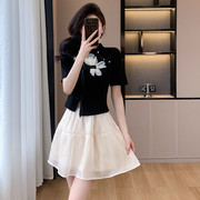 小个子新中式花朵盘扣短袖T恤女+超仙网纱蓬蓬短裙夏季两件套