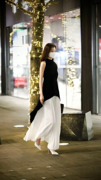 夏款2023年女装白色，半身裙黑白配薄款宽松百褶裙两件套套装