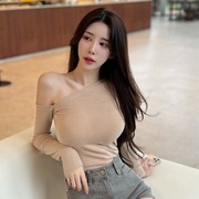 韩国东大门女装气质修身显瘦斜边露肩性感显胸大长袖T恤上衣