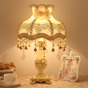 欧式卧室台灯ins少女，床头灯结婚礼物婚房创意，复古公主小奢华