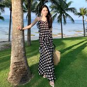 沙滩裙女海边度假波西米亚长裙，泰国旅游荷叶，边波点露背吊带连衣裙