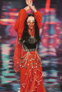 热巴新疆舞维族舞蹈服装演出服，女少数民族西域舞裙开场舞大摆裙