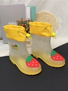 巧贝束口黄色水晶透明儿童雨靴时尚少女柔软防滑草莓短筒水鞋夏