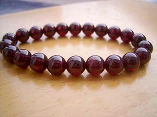  超低价  8.5MM 石榴石手链  只为赚信誉