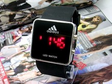 Salvaje moda deportiva moda deportiva reloj cuadrado esfera de color negro LED mesa