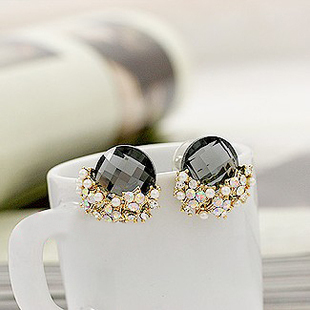 水晶多切面镶钻耳钉...