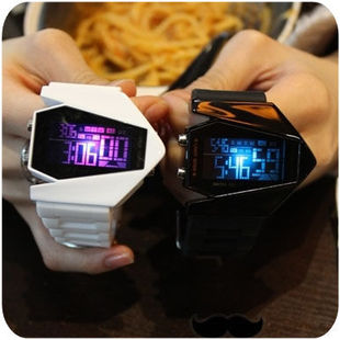  韩版时尚个性潮人表 创意LED情侶手表男女韩国学生概念电子表