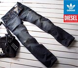 皇冠顶级推荐 Adidas和DIESEL合作款 猫抓磨白修身直筒牛仔裤