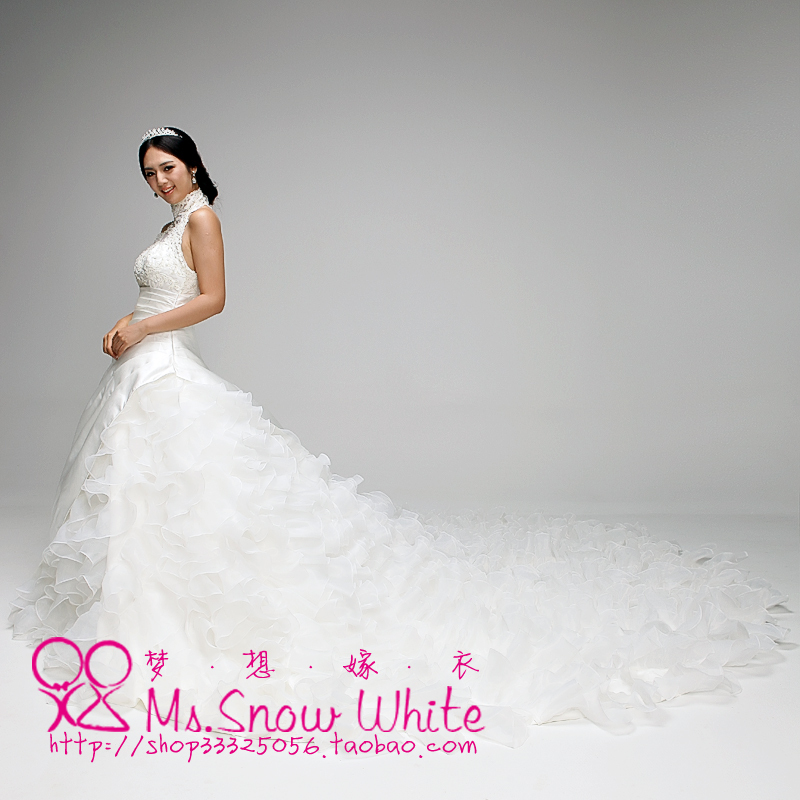 精品婚纱2013春季新款豪华加长拖尾高档镂空蕾丝显瘦荷叶中国领旗袍婚纱 精品婚纱2013春季新款豪华加长拖尾高档镂空蕾丝显瘦荷叶中国领旗袍婚纱