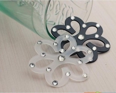 Por lo menos seis cosas en forma de flor de diamantes de imitación sujetador antideslizante hebilla Por lo menos seis cosas en forma de flor de diamantes de imitación sujetador antideslizante hebilla